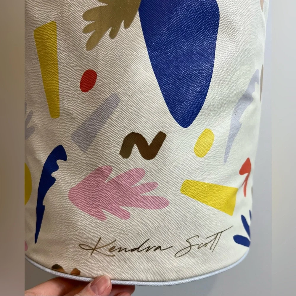 Kendra Scott Insulated Tote - Picture 2 of 16